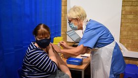 Koronavirus v Británii: Očkování proti koronaviru (8. 12. 2020)