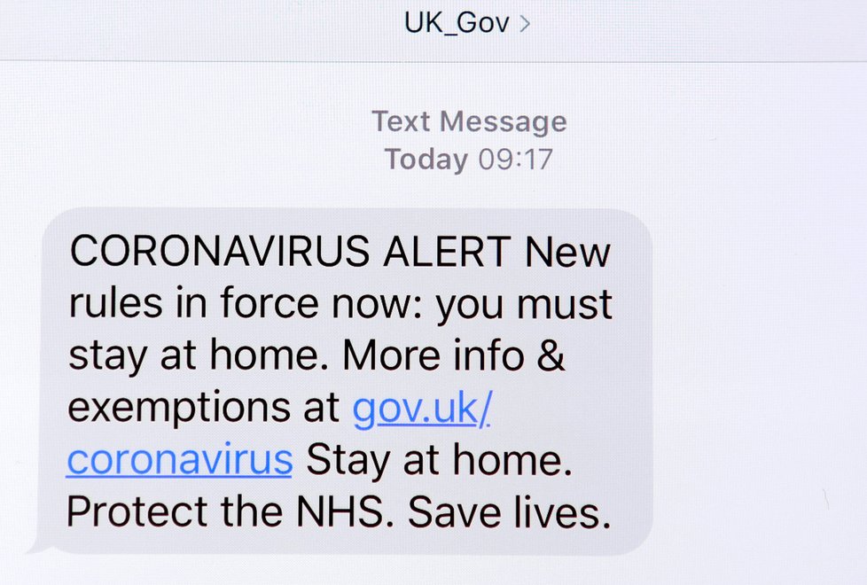 Koronavirus v Británii: Mnoho lidí porušuje omezení vycházení, (25.03.2020).