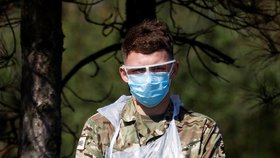 V Británii s testy na koronavirus pomáhají vojáci, (22.04.2020).