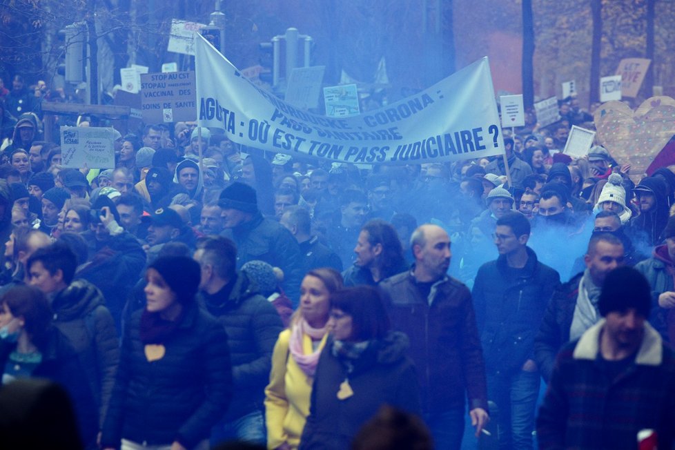 Protest proti koronavirovým opatřením v Bruselu (21. 11. 2021)