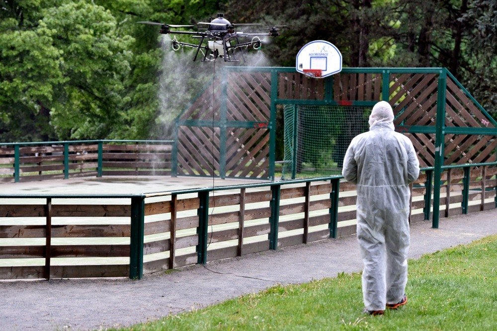 Dezinfekce proti koronaviru pomocí dronů v Brně