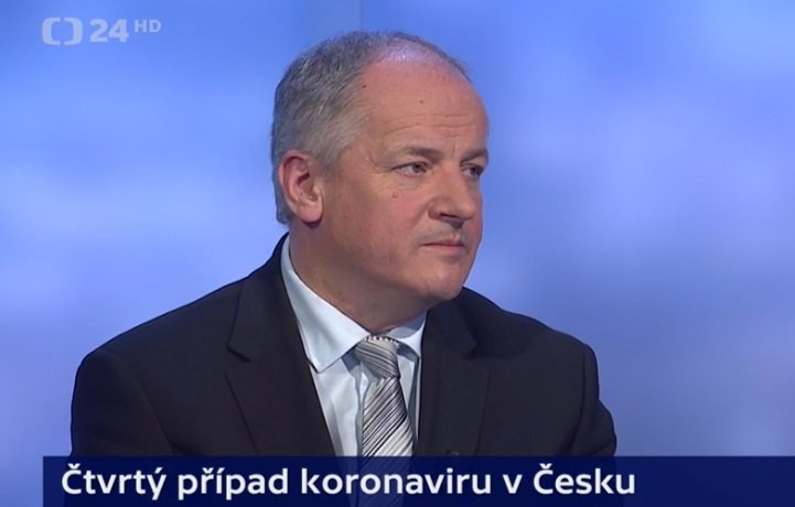 Náměstek ministra zdravotnictví Roman Prymula potvrdil v ČT čtvrtý případ nákazy koronavirem v Česku (2.3.2020)