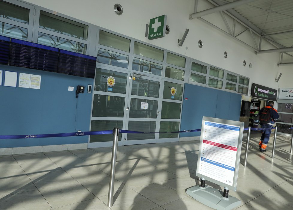 Letiště Václava Havla přijalo dílčí opatření kvůli koronaviru, o lékařskou službu zde následně stoupl zájem  (27. 1. 2020)