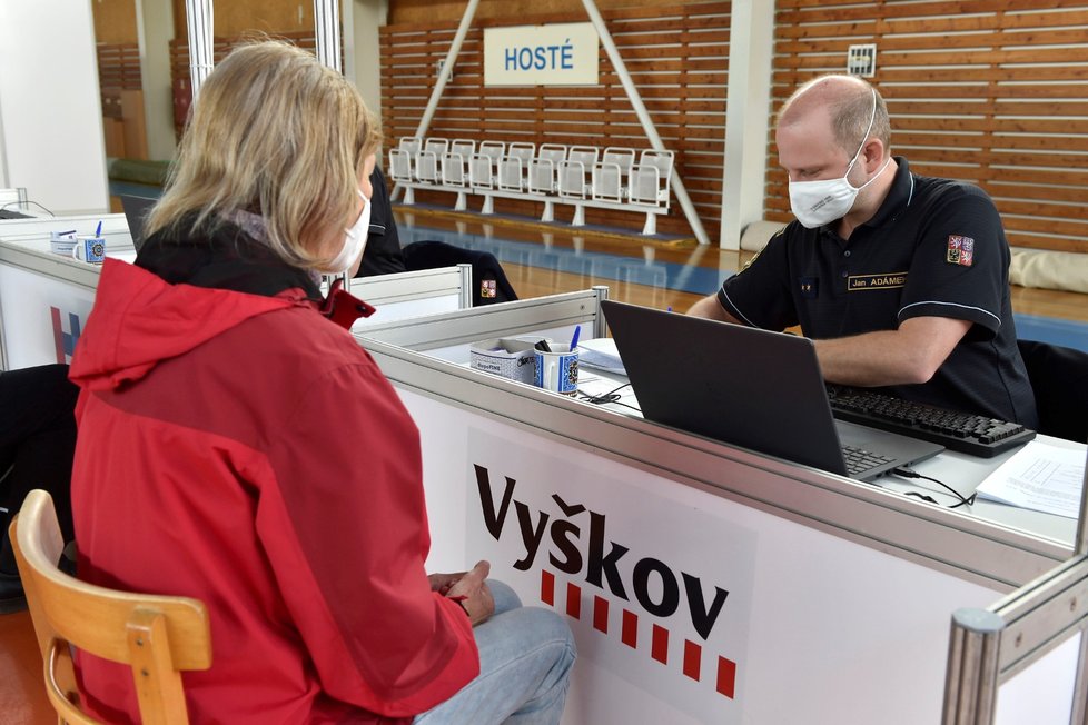 Ve Vyškově začalo 26. dubna 2021 fungovat očkovací centrum ve sportovní hale při Základní škole Purkyňova.