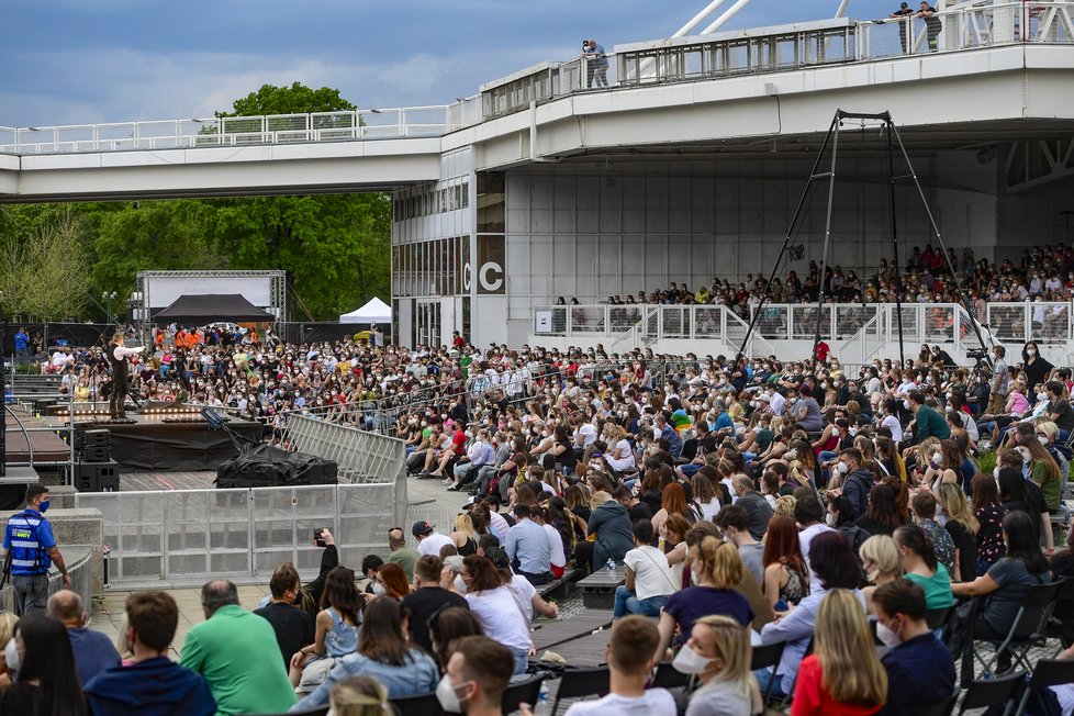 Kultura v době covidové pandemie: Koncert Šance pro kulturu v Praze na Výstavišti (11.5.2021)