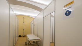 Koronavirus v Česku: Očkovací centrum v krajském úřadě v Pardubicích.