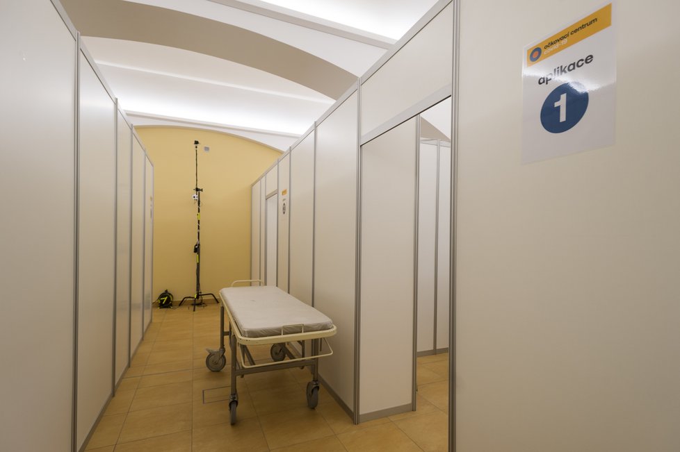 Koronavirus v Česku: Očkovací centrum v krajském úřadě v Pardubicích