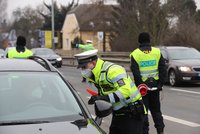 Lockdown Čechů v okresech začal! Policie zahájila rozsáhlé kontroly, hrozí i pokuty