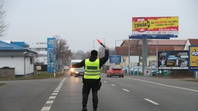 Lockdown v okresech: Policejní kontroly během prvního dne v Praze a okolí (1. 3. 2021)