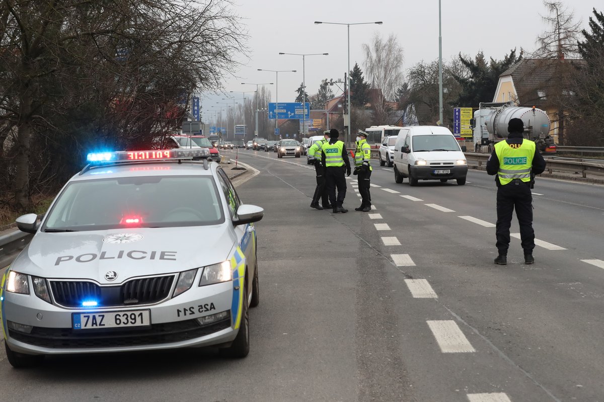 Lockdown v okresech: Policejní kontroly během prvního dne v Praze a okolí (1.3.2021)