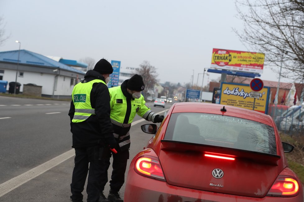 Lockdown v okresech: Policejní kontroly během prvního dne v Praze a okolí (1.3.2021)