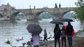 Počasí v Praze: Žádné babí léto! Bude pršet, oteplí se až o víkendu
