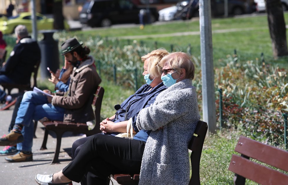 Hezké počasí vylákalo Čechy ven (22. 4. 2020).