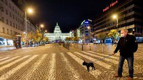 Liduprázdné ulice Česka po zákazu vycházení po 21.hodině