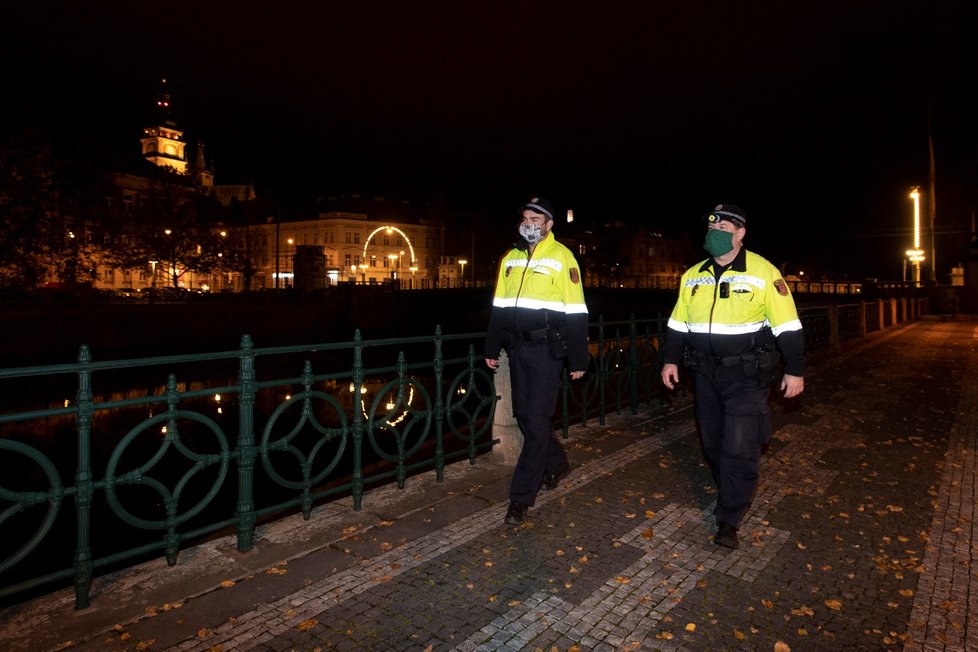 Liduprázdné ulice Česka po zákazu vycházení po 21.hodině