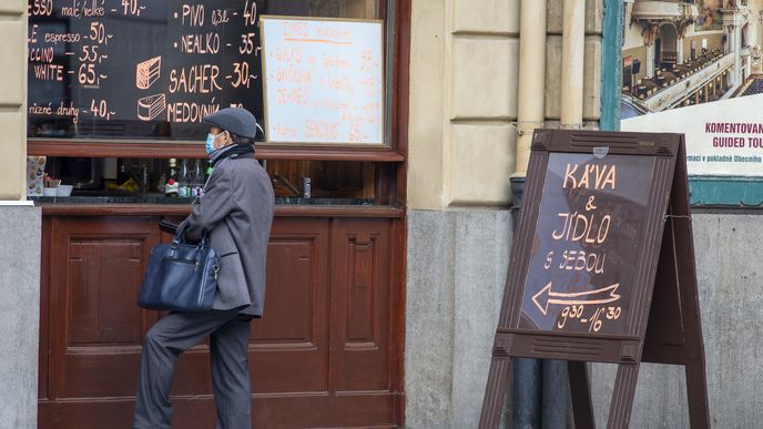 Do českých restaurací se pomalu začne vracet život, (15.04.2020).