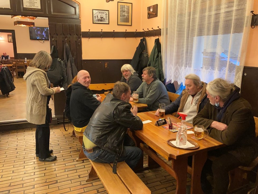 České hospody a restaurace před dalším uzavřením (17. 12. 2020)