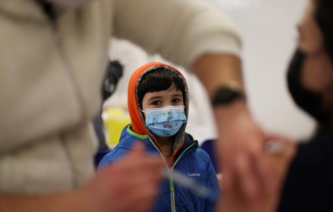 Premiant v očkování začne s vakcinací dětí nad 6 let. Na Kubě očkují i dvouleté