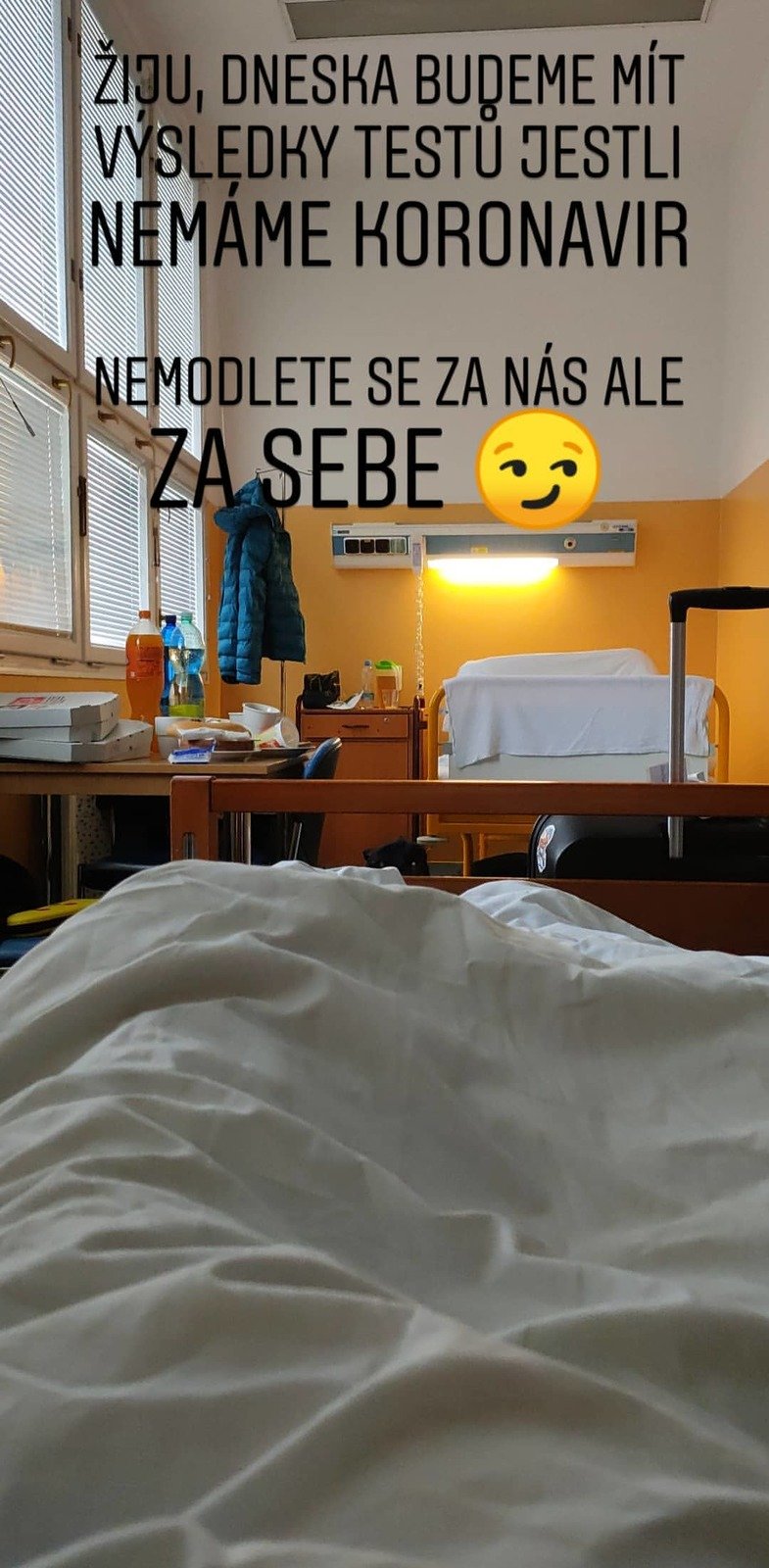 Čech Dan po evakuaci z Wu-chanu dal na instagram foto z Bulovky, kde čeká na výsledky vyšetření na koronavirus (3. 2. 2020).