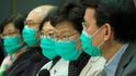 Hongkongská správkyně Carrie Lamová objasnila nová opatření kvůli koronaviru: Omezení rychlovlaků, trajektů i letecké dopravy (28.1.2020)