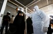 Irák kvůli hrozbě šíření koronaviru přerušil letecké spojení s Íránem.