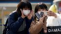 Ženy v Jižní Koreji s rouškami kvůli obavám ze šíření koronaviru