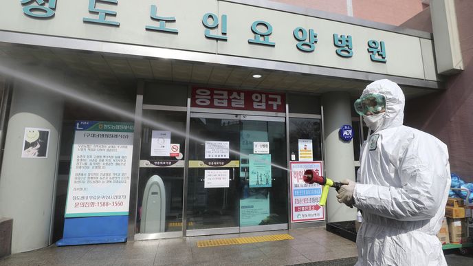 Obavy z dalšího šíření epidemie koronaviru v Jižní Koreji 