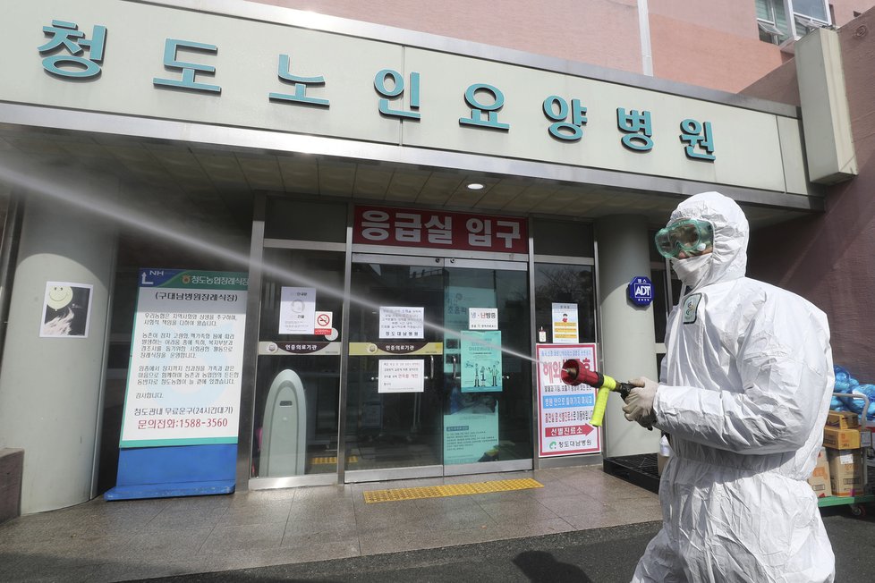 Obavy z dalšího šíření epidemie koronaviru v Jižní Koreji (21.2.2020)