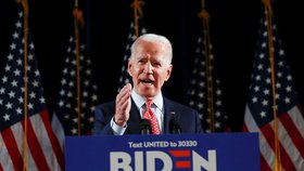 Adept na kandidáta demokratů ve volbách Joe Biden kritizoval Donalda Trumpa za opatření kvůli koronaviru. (12.3.2020)