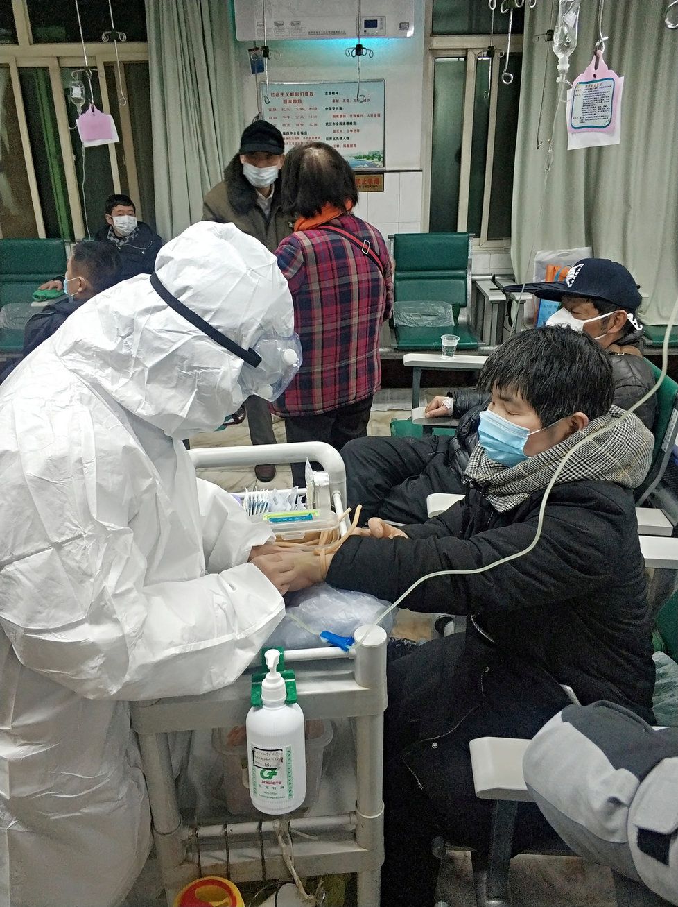 Nakažených koronavirem v Číně dál přibývá. (28.1.2020)
