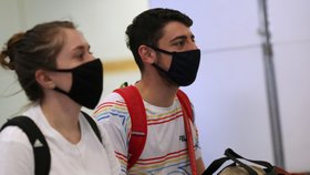 Obavy ze šíření koronaviru: Cestující z Číny v brazilském Sao Paolu