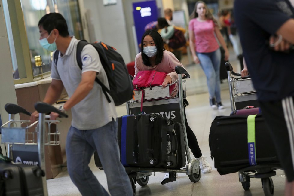 Obavy ze šíření koronaviru: Cestující z Číny v brazilském Sao Paulu