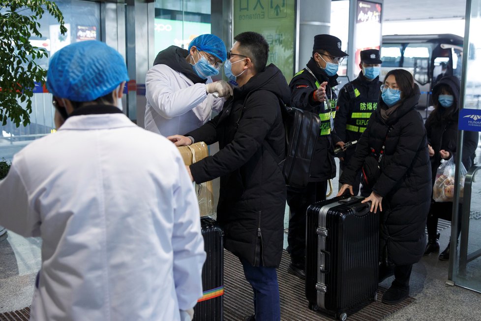 Kontroly kvůli koronaviru v Číně pokračují i v provincii Hunan (27.1.2020)