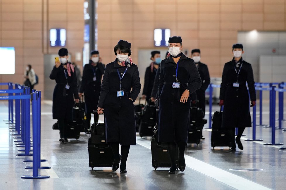 Opatření kvůli koronaviru přijalo i mezinárodní letiště v čínské Šanghaji (27. 1. 2020).