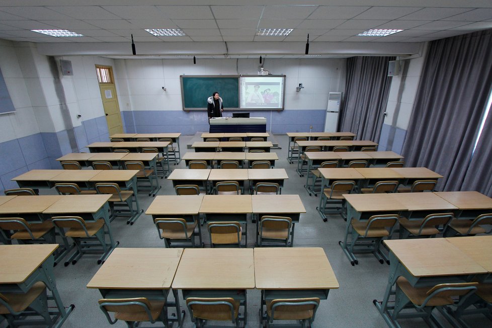 Prázdná třída v čínském městě Shaoyang: Kvůli koronaviru