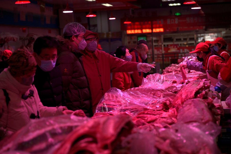 Peking přijal „válečná“ opatření, chce zabránit druhé vlně koronaviru.