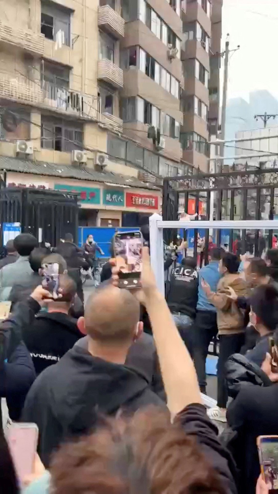 Protesty proti covidovým opatřením v Číně.