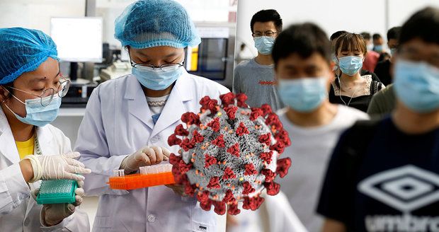 Vědci přišli s divokou teorií: Koronavirus nepochází z Číny. Proč ukazují na Česko?