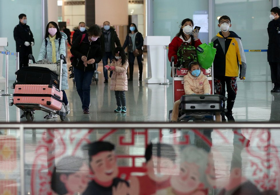 Každodenní realita v Číně - roušky všude, i na dětech (3.2.2020)