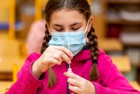 Testování ve školách: Virová zátěž u žáků i učitelů klesá, poslední testy na Valentýna