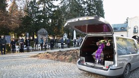 Pohřeb sestřičky z jihlavské nemocnice, která podlehla koronaviru (18. 11. 2020)