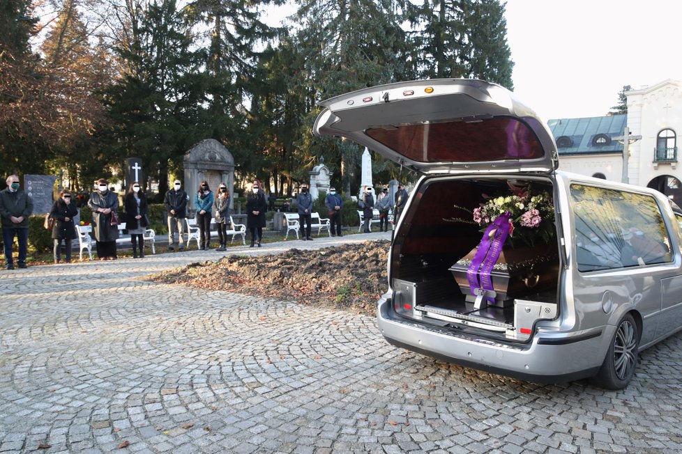 Pohřeb sestřičky z jihlavské nemocnice, která podlehla koronaviru (18. 11. 2020).