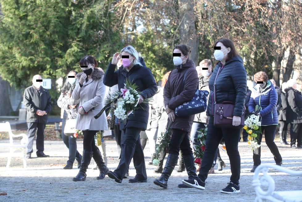 Pohřeb sestřičky z jihlavské nemocnice, která podlehla koronaviru (18. 11. 2020).