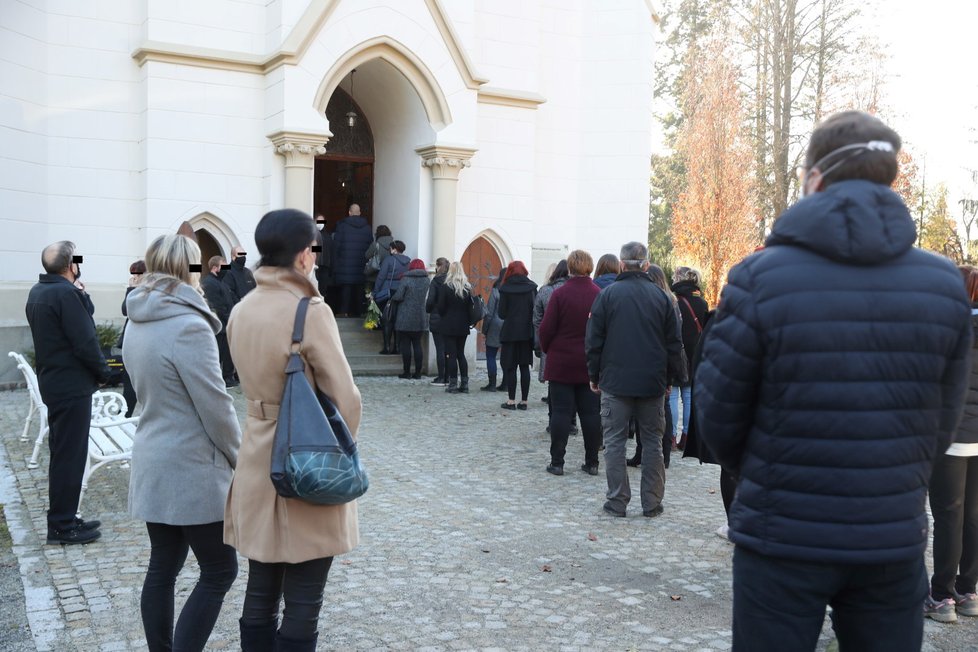 Pohřeb sestřičky z jihlavské nemocnice, která podlehla koronaviru (18. 11. 2020)