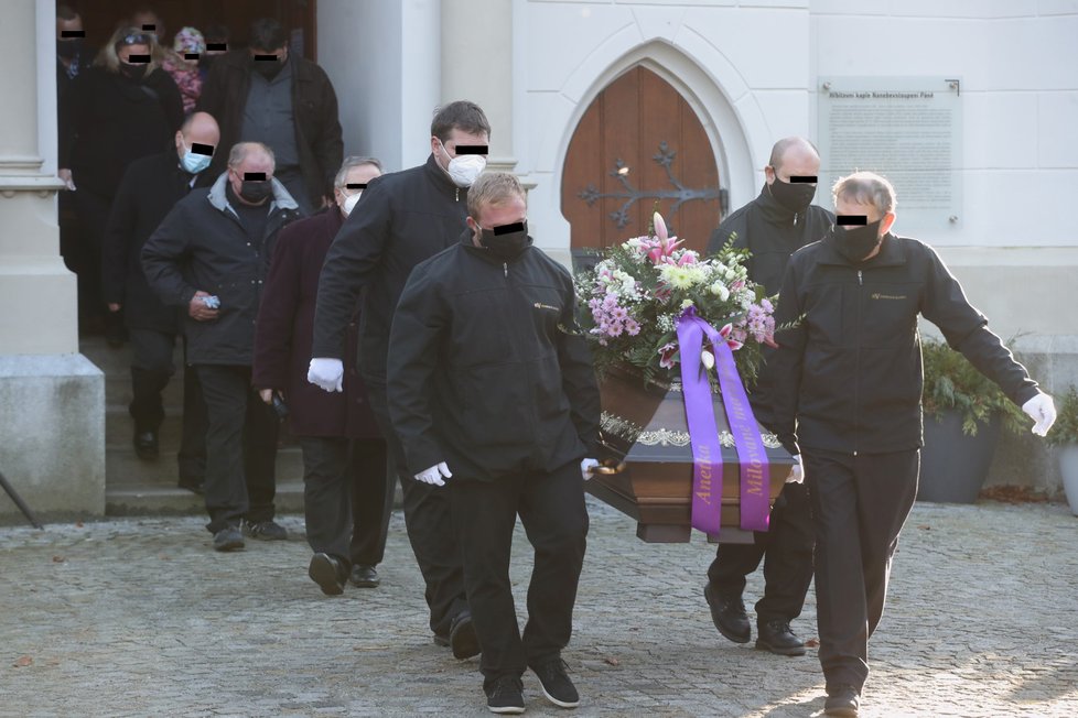 Pohřeb sestřičky z jihlavské nemocnice, která podlehla koronaviru (18. 11. 2020).