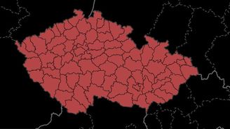 INFOGRAFIKA: Covidový semafor poplašně obarvil celé Česko, zrudlo už i pohraničí