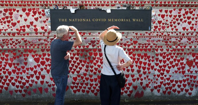 Památník obětí covidu-19 v Londýně