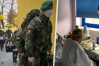 Vojáci opět pomáhají v nemocnicích pacientům s covidem: Práce nám nesmrdí, hlásají