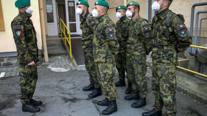 Vojáci nasazení v nemocnicích napříč republikou