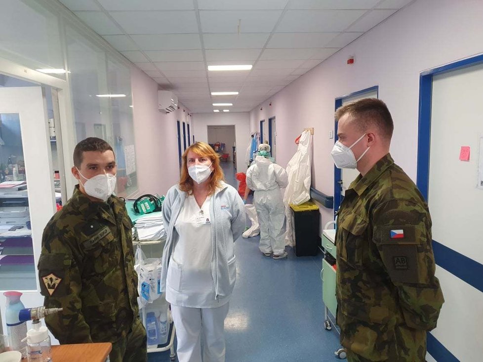 Vojáci nasazení v nemocnicích napříč republikou
